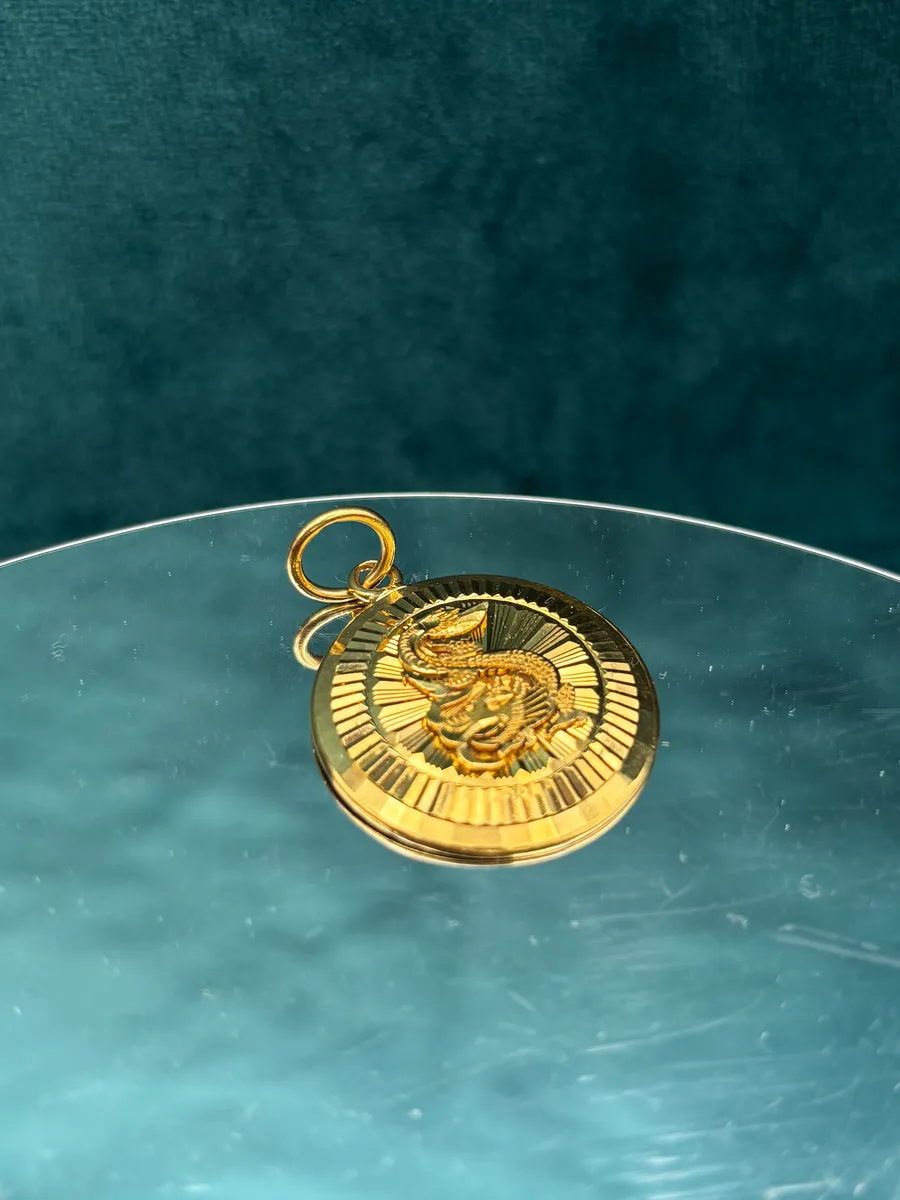 20K Gold Dragon Shield Pendant | 4.95 g