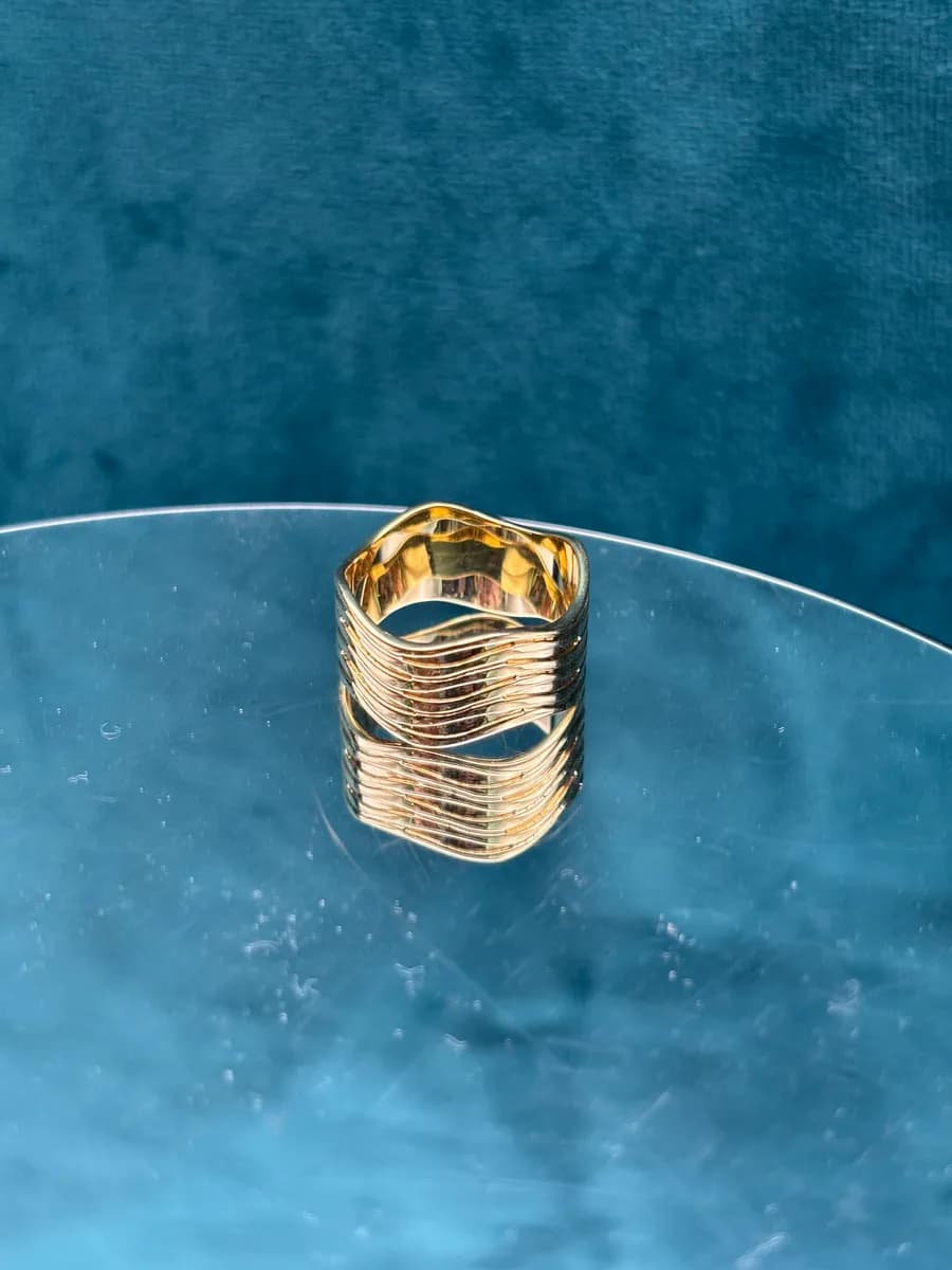 18K Gold Wave Ring | 6.15g