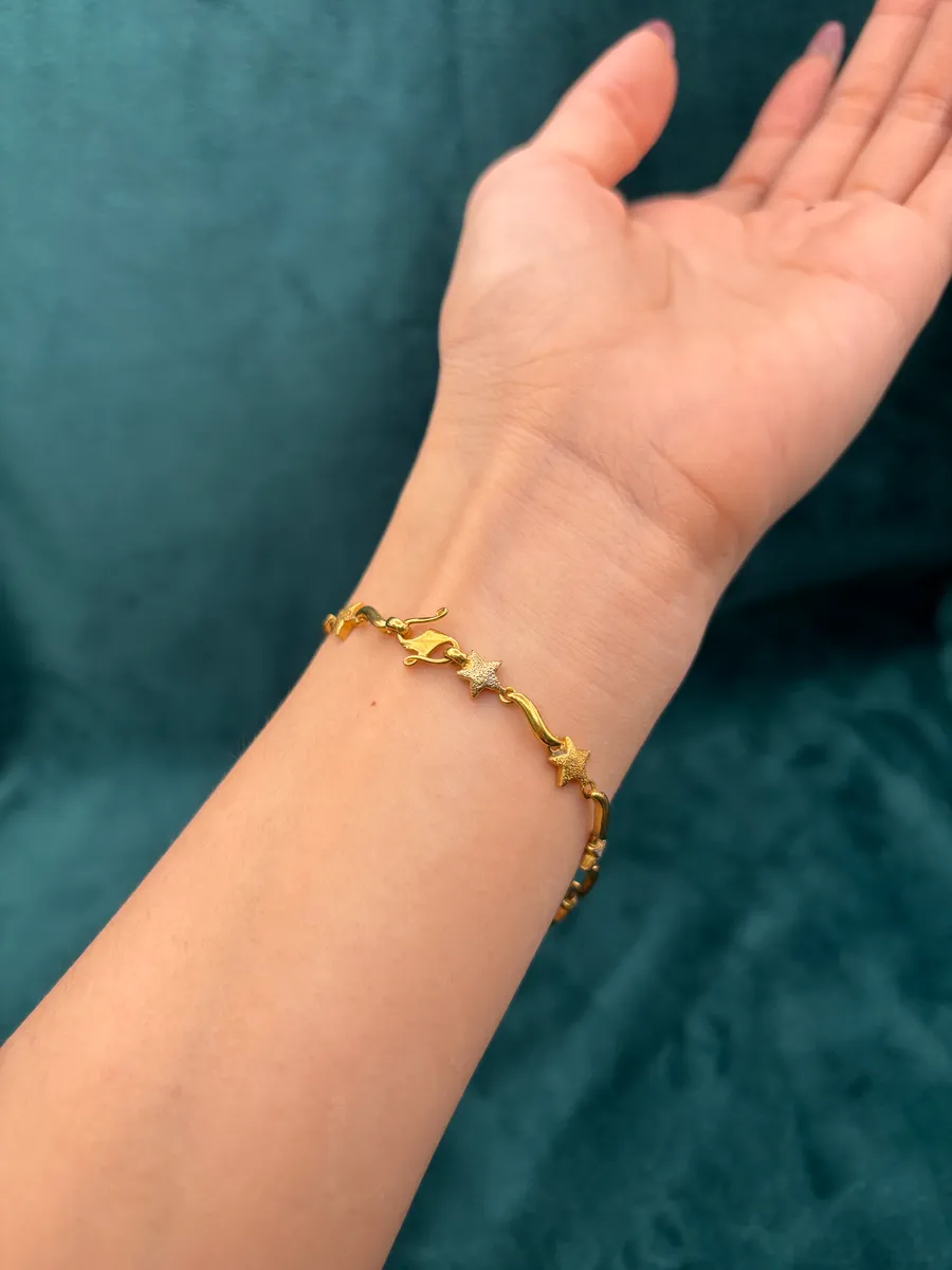 22K Gold Star Bracelet | 8.45 g, view 3
