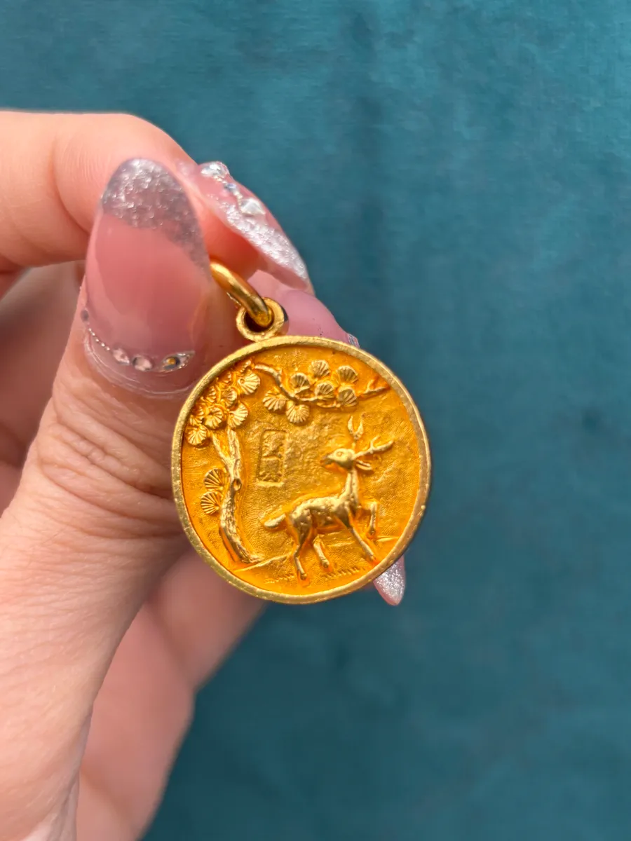 24K Gold Flower Pendant | 9.59 g — 24K gold jewellery, view 2